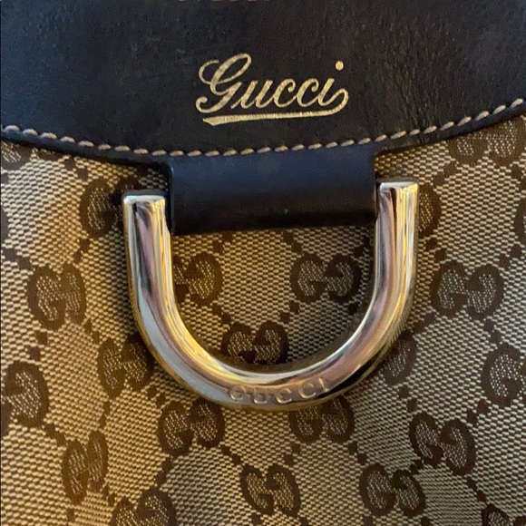 Gucci Shoulder Bag - Picture 7 of 11